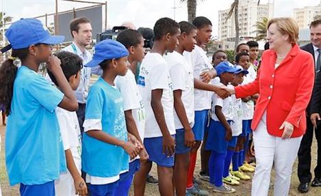 Angela Merkel visita projeto social em Salvador