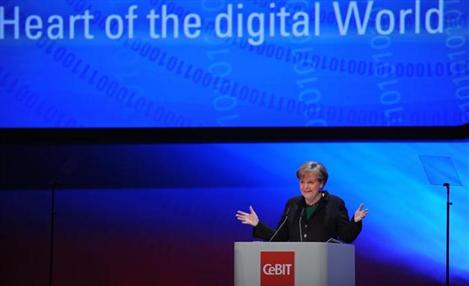Chanceler Angela Merkel abre a CeBIT 2011