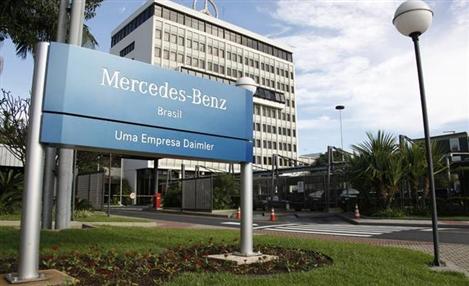 Mercedes-Benz contribui para formação de jovens