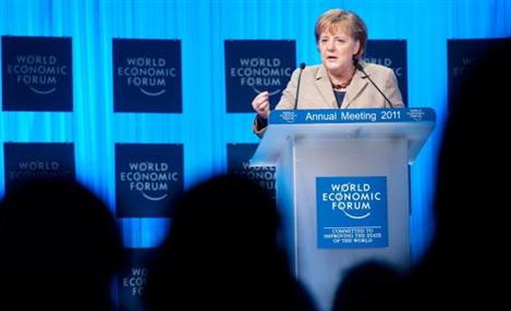 Europa precisa superar o endividamento, diz Merkel