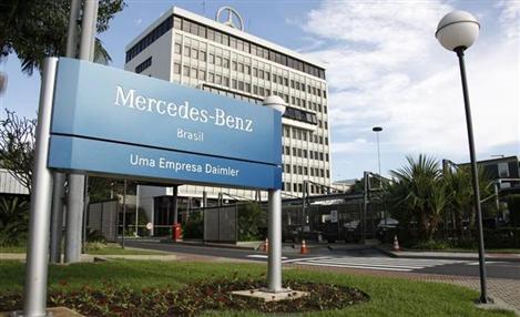Mercedes-Benz seleciona jovens trainees